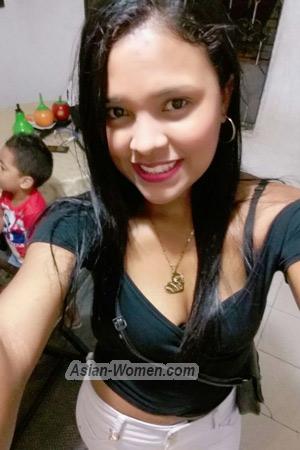 176810 - Laura Age: 33 - Colombia