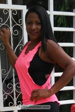 179081 - Yeimi Age: 40 - Colombia