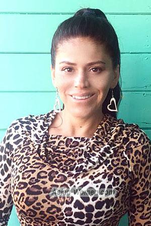 204575 - Silvia Age: 43 - Costa Rica