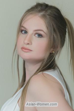 207422 - Daniela Age: 34 - Colombia