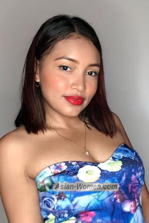 211257 - Jessenia Age: 27 - Colombia