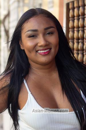 212474 - Julieth Age: 28 - Colombia