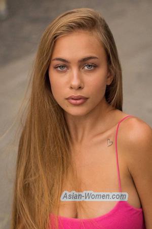 222821 - Albina Age: 20 - Ukraine